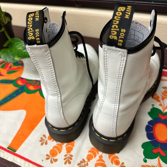 Doc Martens white in LADIES 8. only used 3 times, see photos close to new. - Picture 7 of 14